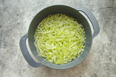 Салат с редькой и яблоком