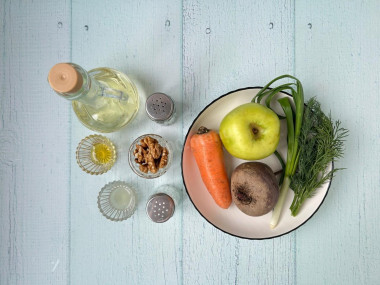 Салат со свеклой и яблоком