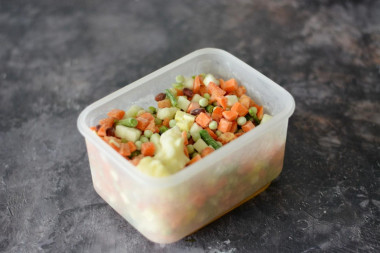 Суп из замороженных овощей с фрикадельками