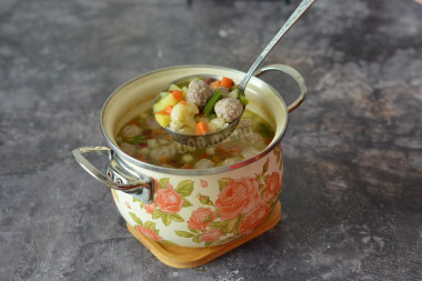 Суп из замороженных овощей с фрикадельками