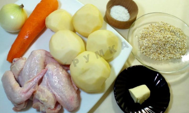 Суп с ячневой крупой и курицей