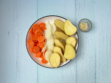 Свинина с картошкой и луком в духовке