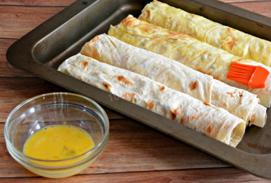 Творожные рулетики из лаваша в духовке