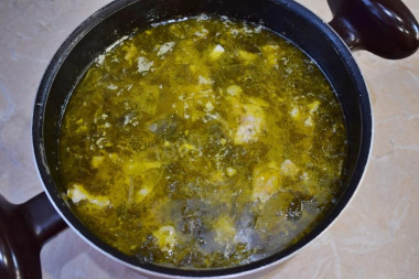 Зелёный борщ с щавелем и яйцом