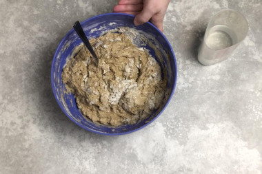 Черный хлеб из ржаной и пшеничной муки в духовке