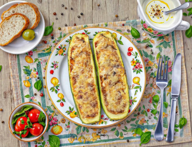 Фаршированные кабачки с фаршем в аэрогриле