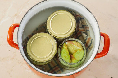 Груши в сиропе на зиму дольками
