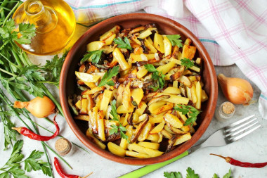 Грузди с картошкой жареные