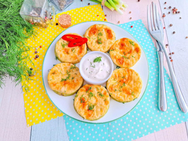 Кабачки кружочками с майонезом и сыром в духовке