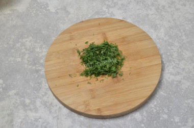 Классическая окрошка на сыворотке с колбасой