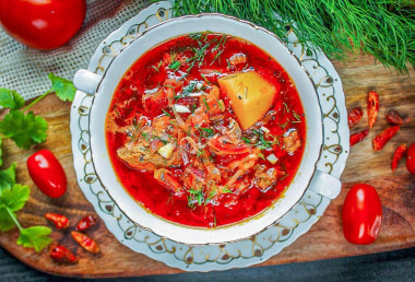 Классический борщ с мясом говядины и свинины