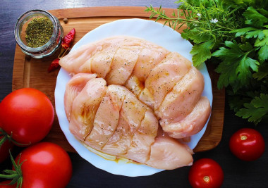 Курица в аэрогриле с помидорами