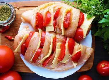 Курица в аэрогриле с помидорами