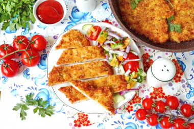 Куриные отбивные в сухарях