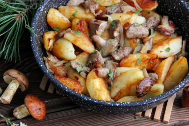 Маслята жареные с картошкой