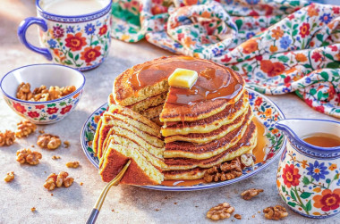 Панкейки на кефире пышные