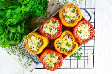 Перец с фаршем и сыром в духовке