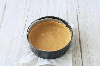 Песочный пирог с грушей и изюмом