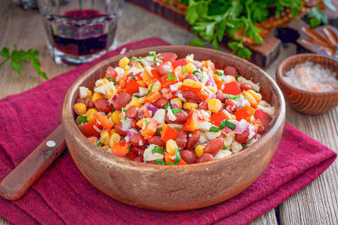 Салат с красной фасолью консервированной и курицей