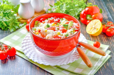 Салат с рисом и овощами