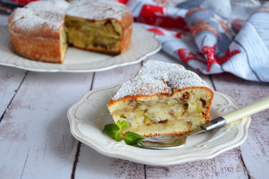 Шарлотка с яблоками на сметане в духовке