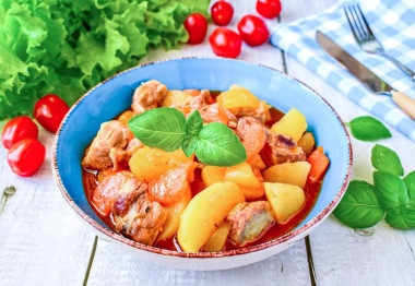 Тушеная картошка с мясом в казане