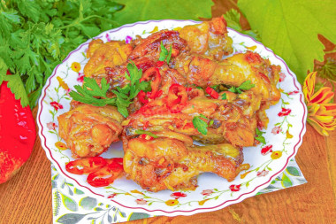Куриные крылышки в казане на костре