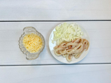 Макароны с кальмарами в сливочном соусе