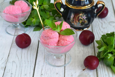 Мороженое из слив