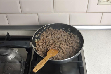 Запеканка картофель с фаршем и помидорами в духовке