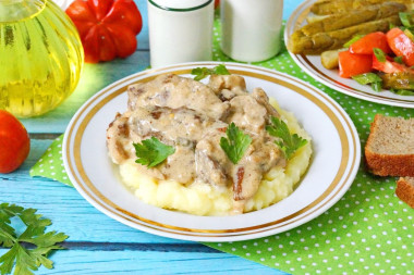 Мясо с белыми грибами