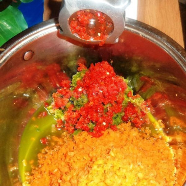 Икра из зеленых помидор и болгарского перца на зиму