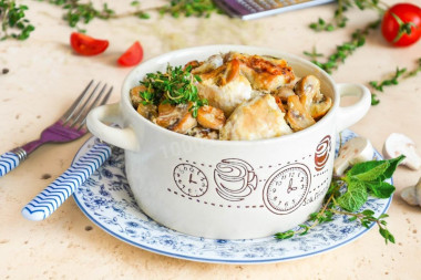 Курица в сливках в духовке с грибами