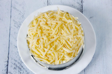 Салат курица и грибы шампиньоны жареные