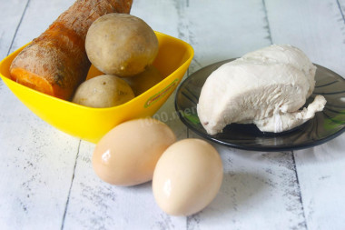 Салат курица и грибы шампиньоны жареные