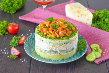 Салат Лесная поляна с опятами маринованными