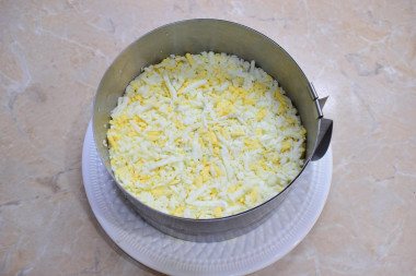 Салат с ананасами грибами шампиньонами и курицей слоями
