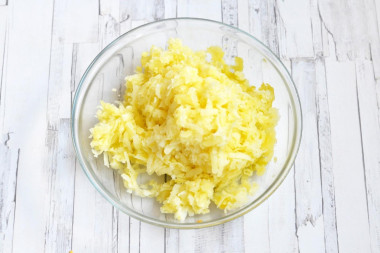 Салат с гранатом и курицей и орехами