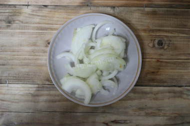Салат с морковью и солеными огурцами