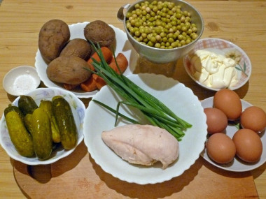 Салат Столичный классический с курицей