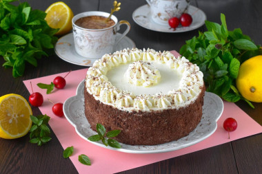 Шоколадный торт с творожным кремом